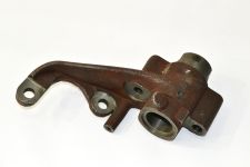 Кронштейн перед. аккумулятора левый F2000 Кронштейн перед. аккумулятора левый F2000