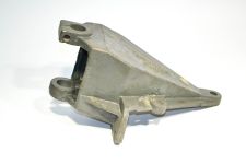 Кронштейн перед. рессоры передний лев/прав HOWO Кронштейн перед. рессоры передний лев/прав HOWO