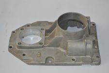 Крышка зад. КПП HOWO 5s-150GP Крышка зад. КПП HOWO 5s-150GP