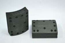 Накладка торм. зад. HOWO A7 CREATEK к-т на колесо