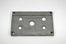 Пластина зажимная на зад. подушку бол. HOWO